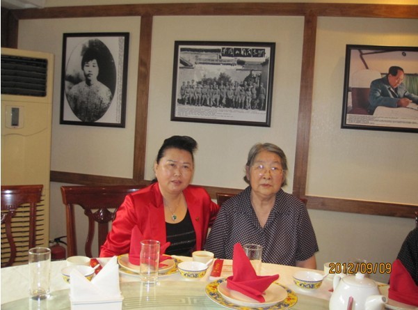 2012年重阳节，毛泽东女儿李敏在北京接见毛虹婷董事长